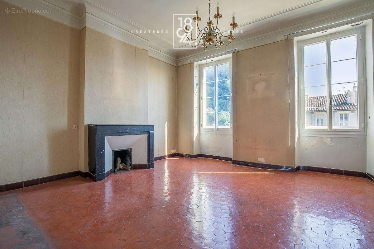 Appartement à MARSEILLE-6E