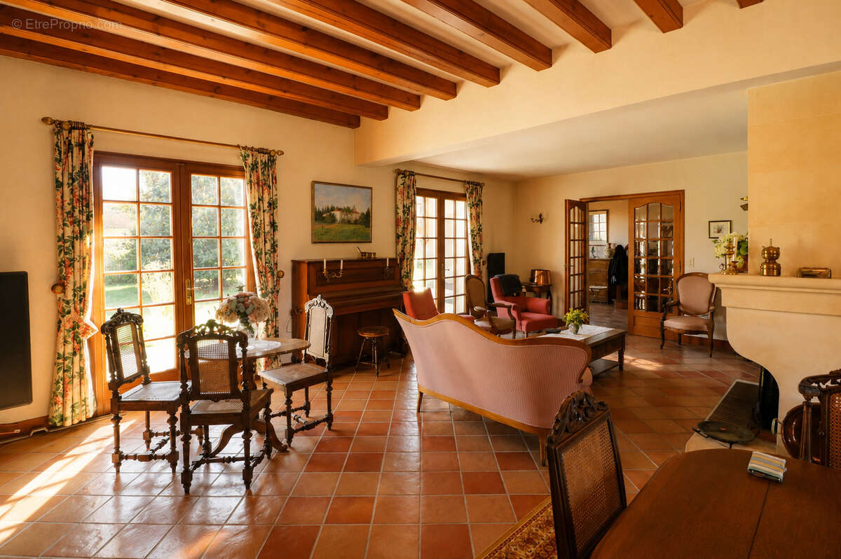 Maison à vendre   Grand terrain, 5 chambres, sous-sol intégral ! - photo 2