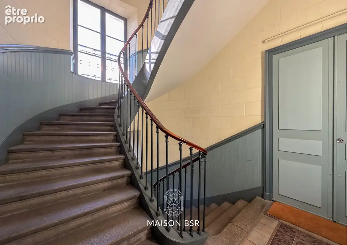 Appartement Nantes - Spacieux T6 de 154 m² avec cachet de l'ancien : 4 chambres, triple exposition et annexes - photo 12