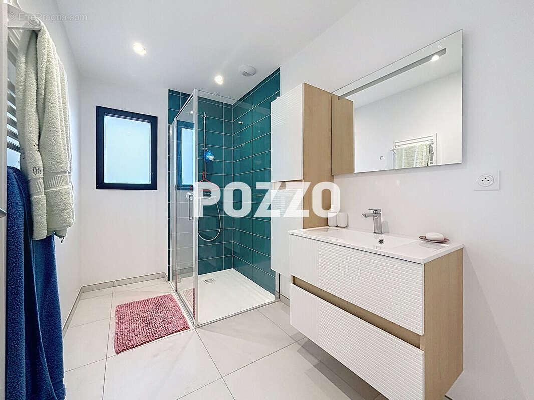 Maison à AGON-COUTAINVILLE