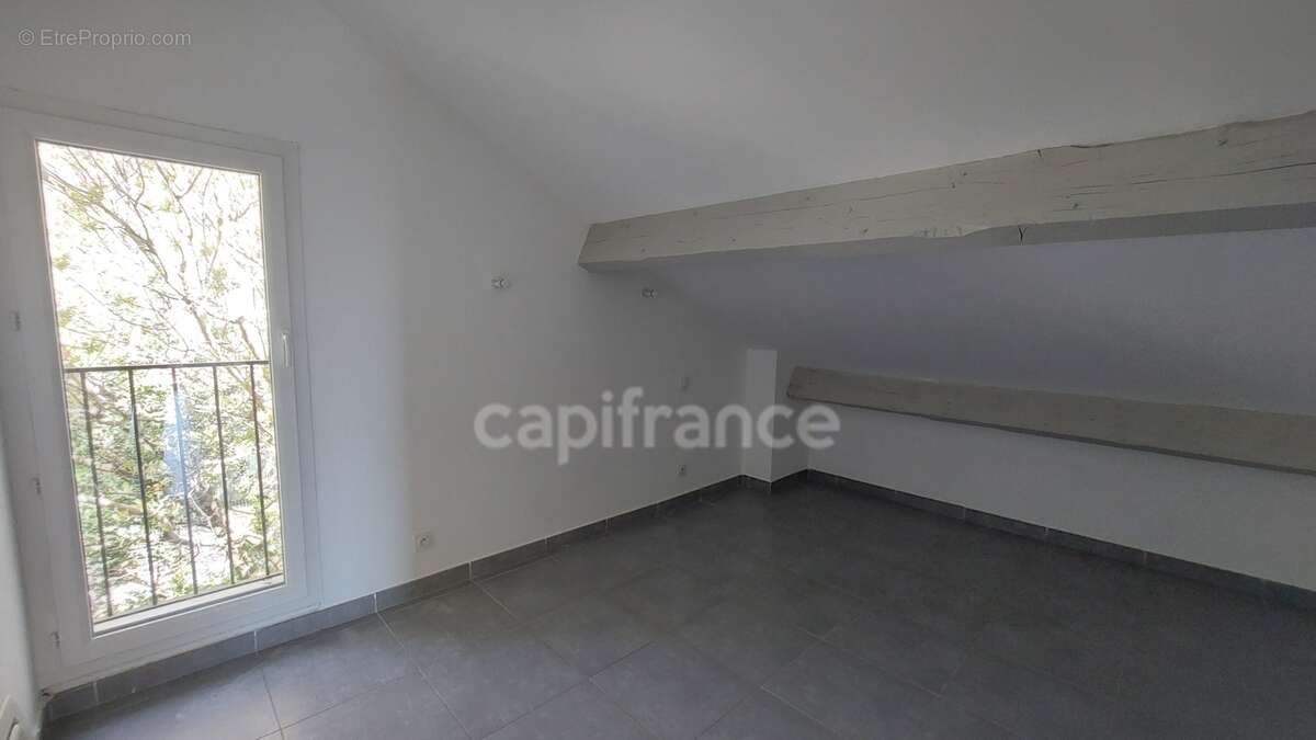Appartement à vendre 3 pièces VILLENEUVE LES AVIGNON (30) - photo 6