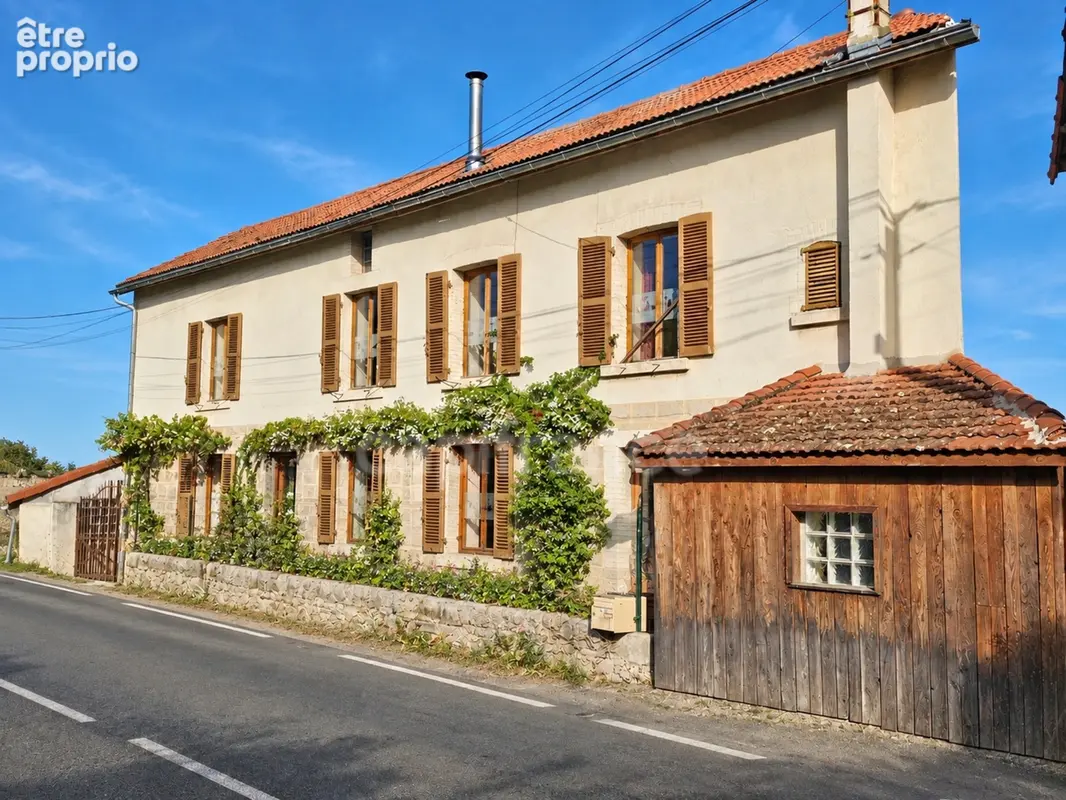 Maison à vendre 7 pièces PANISSIERES (42) - photo 1