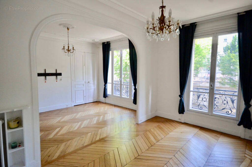 Appartement à PARIS-9E
