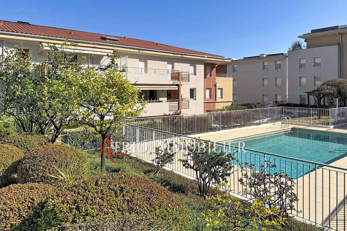 Appartement à SAINT-LAURENT-DU-VAR