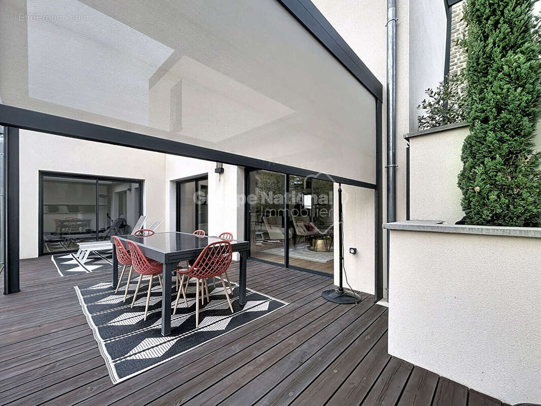 Maison à MONTELIMAR