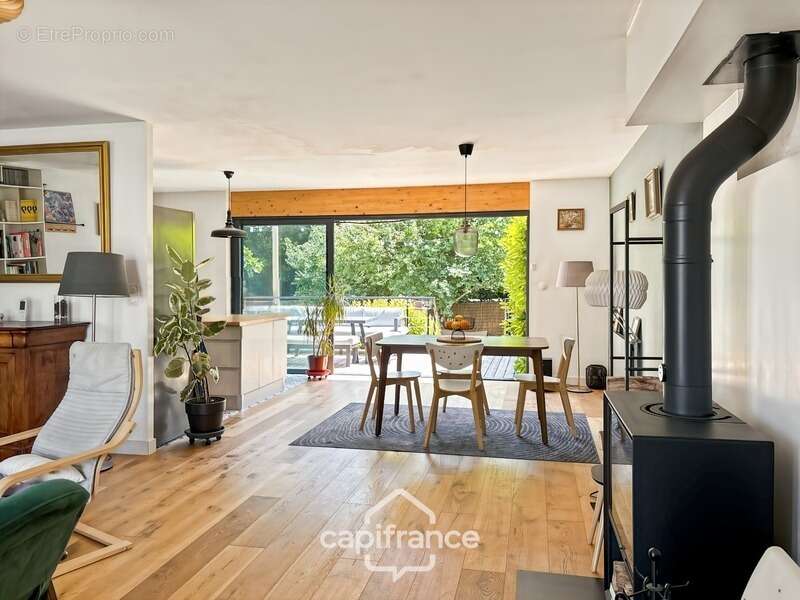 Maison rénovée de 102 m² avec sous-sol aménageable et jardin, quartier Rompsay – Périgny - photo 7