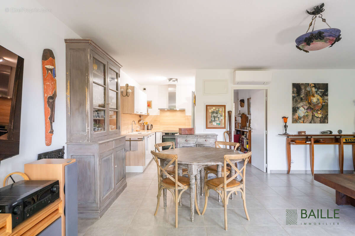 Appartement à SAINT-CYR-SUR-MER