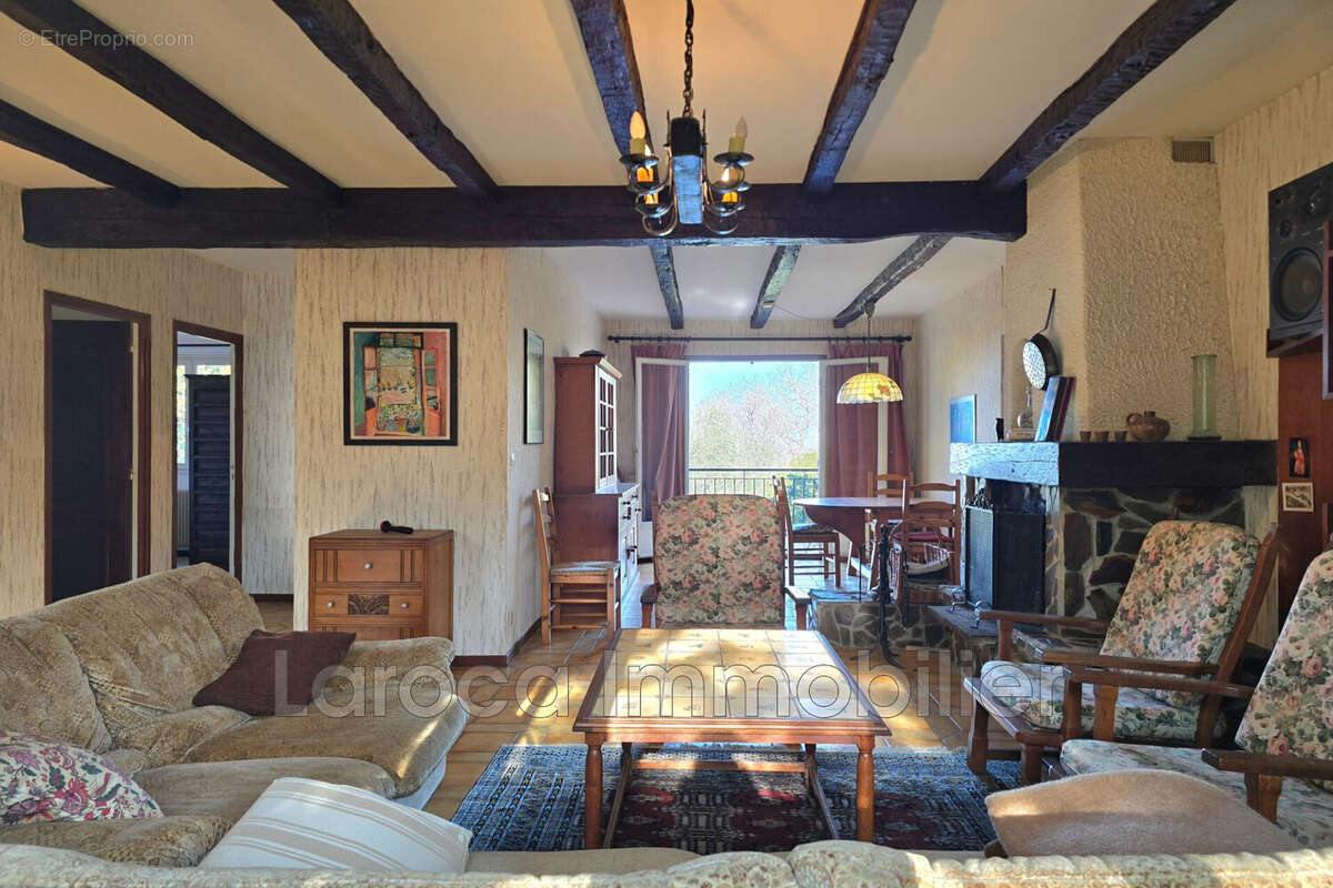 Maison à VILLELONGUE-DELS-MONTS