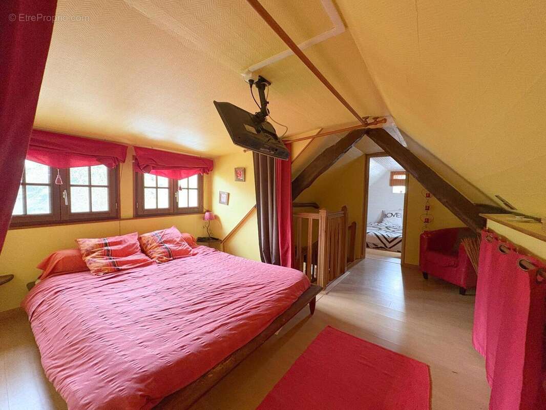 Maison à JULLOUVILLE