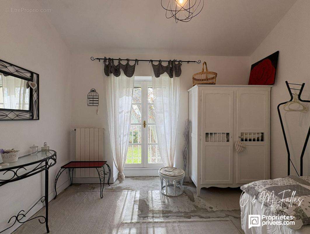 Maison à CAMARET-SUR-AIGUES