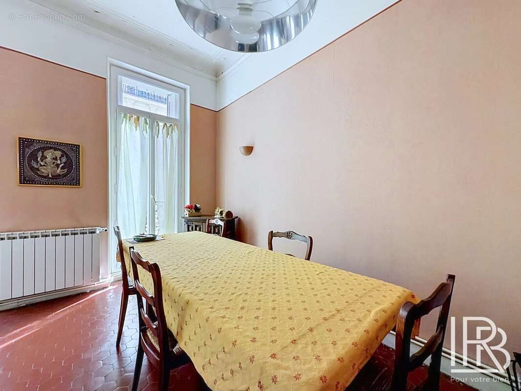 Appartement à MARSEILLE-1E