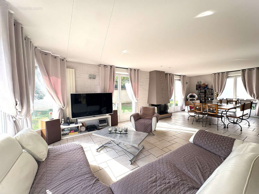 Maison à SAINT-MAUR-DES-FOSSES