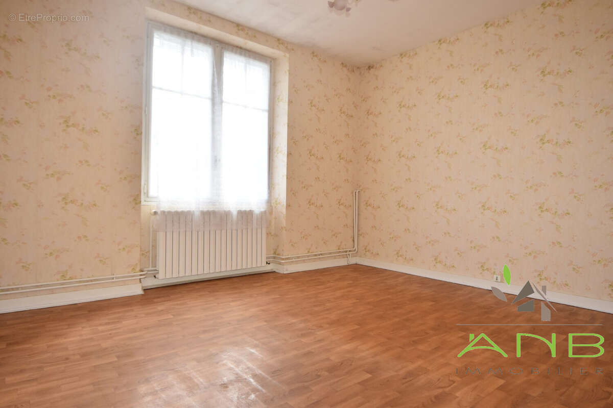 Maison à BUSSEROLLES