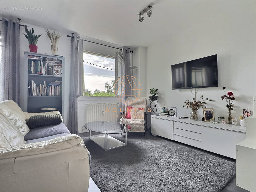 Appartement à SAINT-MAUR-DES-FOSSES