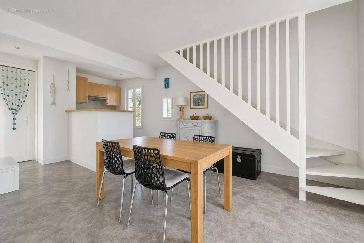 Appartement à SAINT-MARTIN-DE-RE