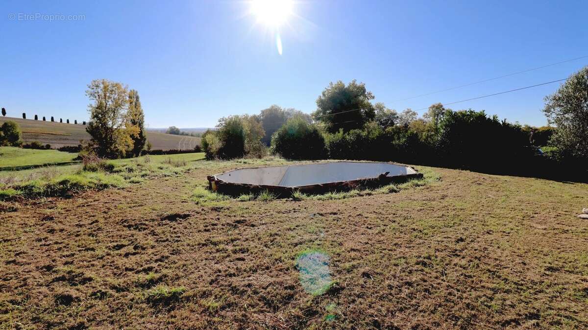 Maison à VILLETOUREIX