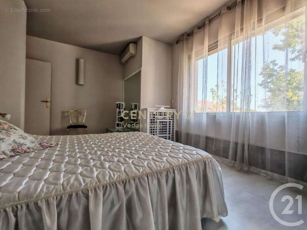 Maison 233 m² à Saint-Jean-De-Vedas  - photo 15