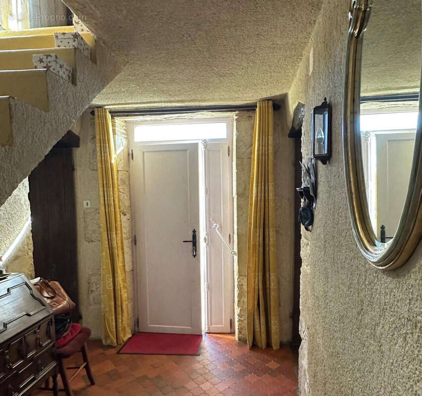 hall d'entrée - Maison à CASTERA-VERDUZAN