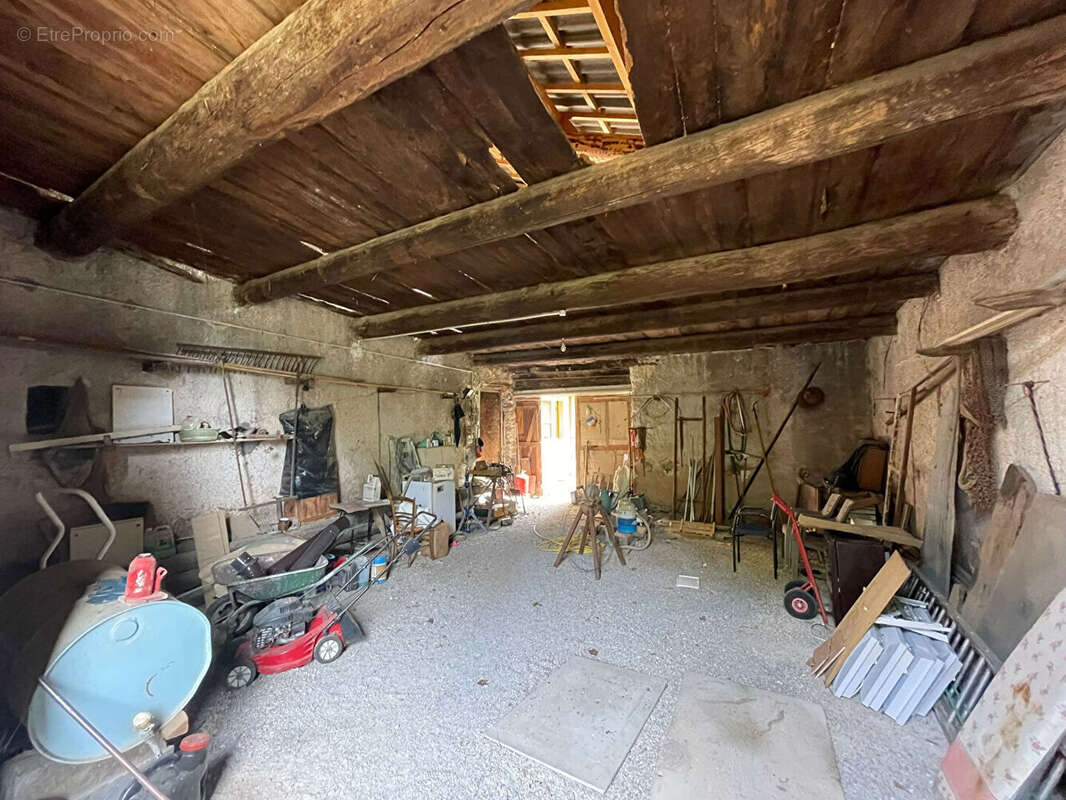 Maison à SAINT-ETIENNE-LES-ORGUES