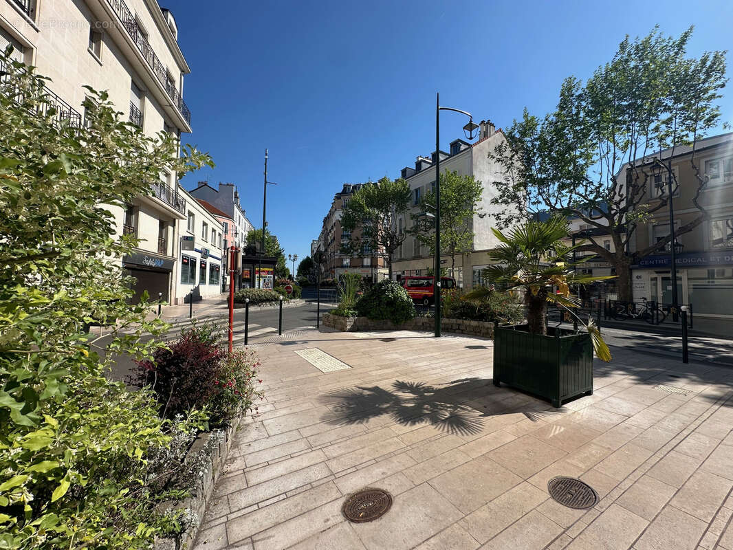 Commerce à LE RAINCY