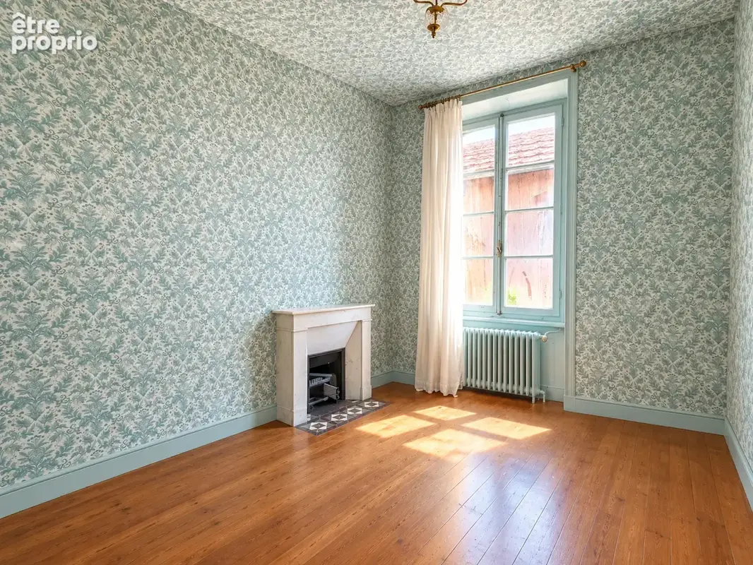 Ensemble immobilier  composé d'une maison à rénover et d'un apt loué avec cour - photo 3