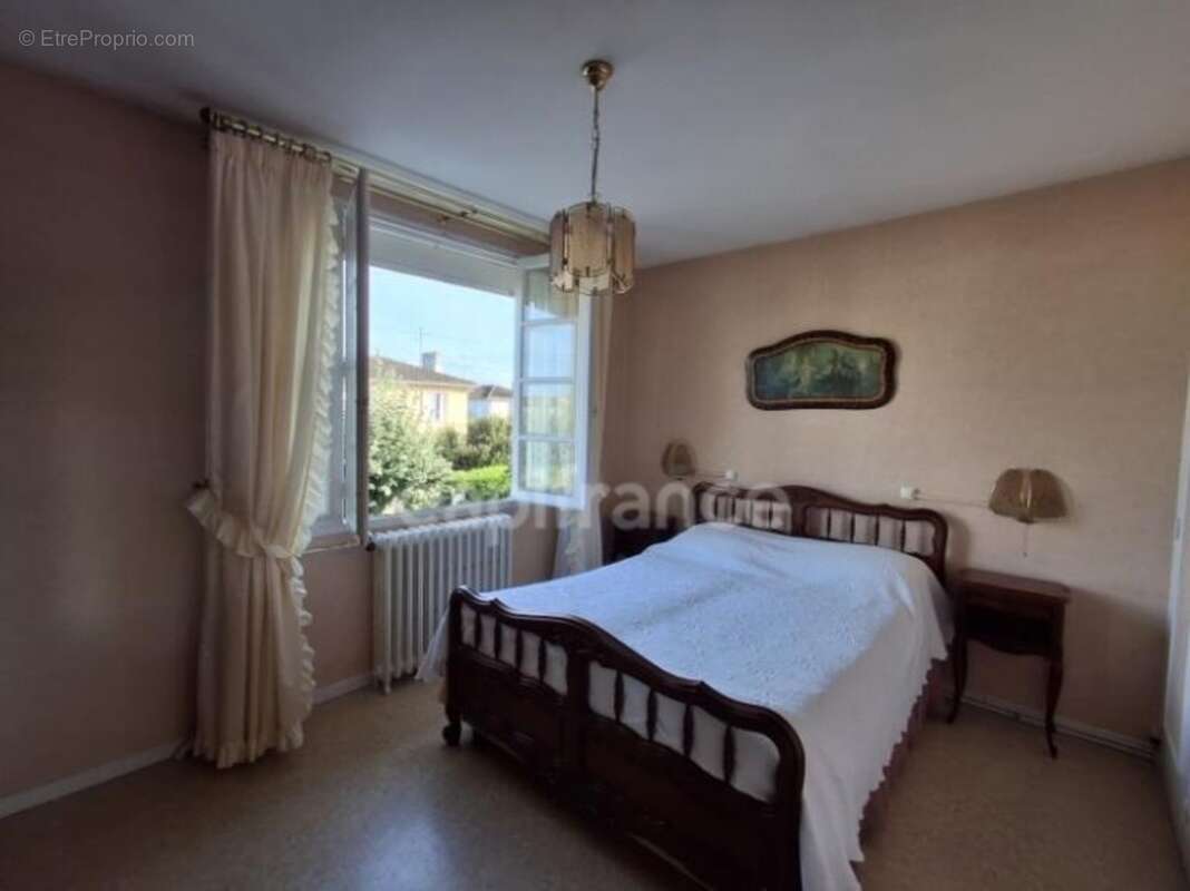 Maison de 117m2 - 3 chambres - 2 cours extérieures - proche des commerces à pieds à TONNEINS - photo 9
