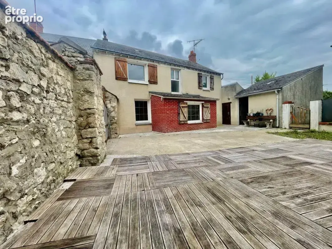 Maison de village en pierre 3 chambres, avec dependances, cour et jardinet - photo 1