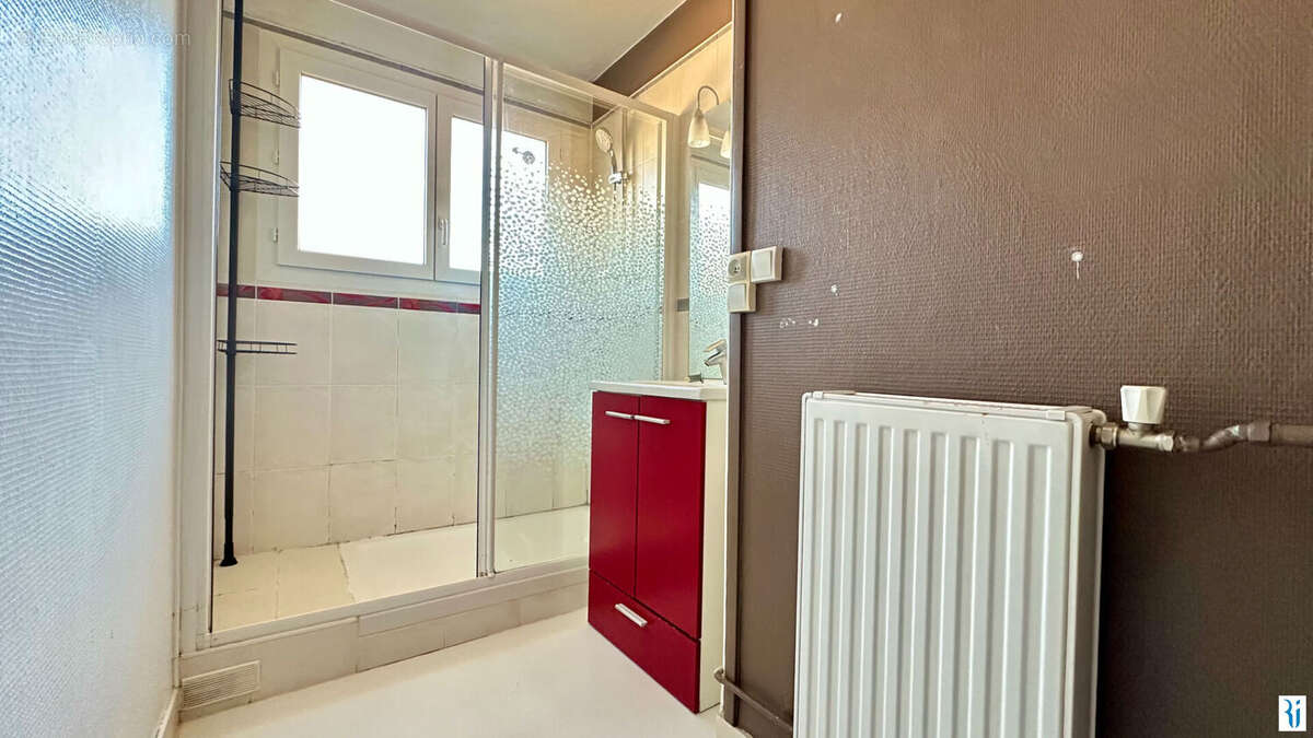 Appartement à PETIT-COURONNE