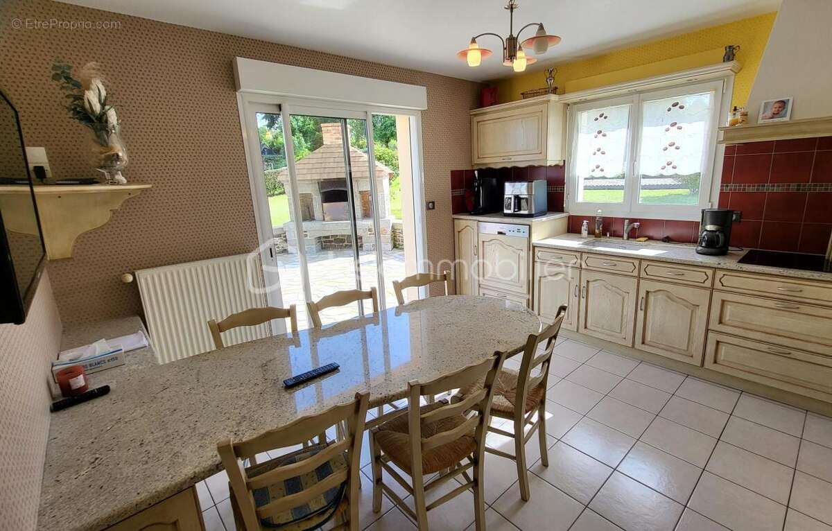 Maison à SAINT-SEVER-CALVADOS