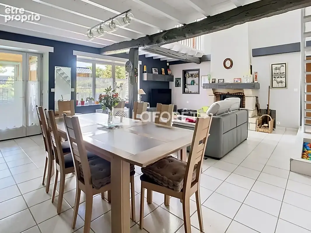 Maison Saint Malon Sur Mel 4 chambres 142 m2  - séjour cathédral - photo 4