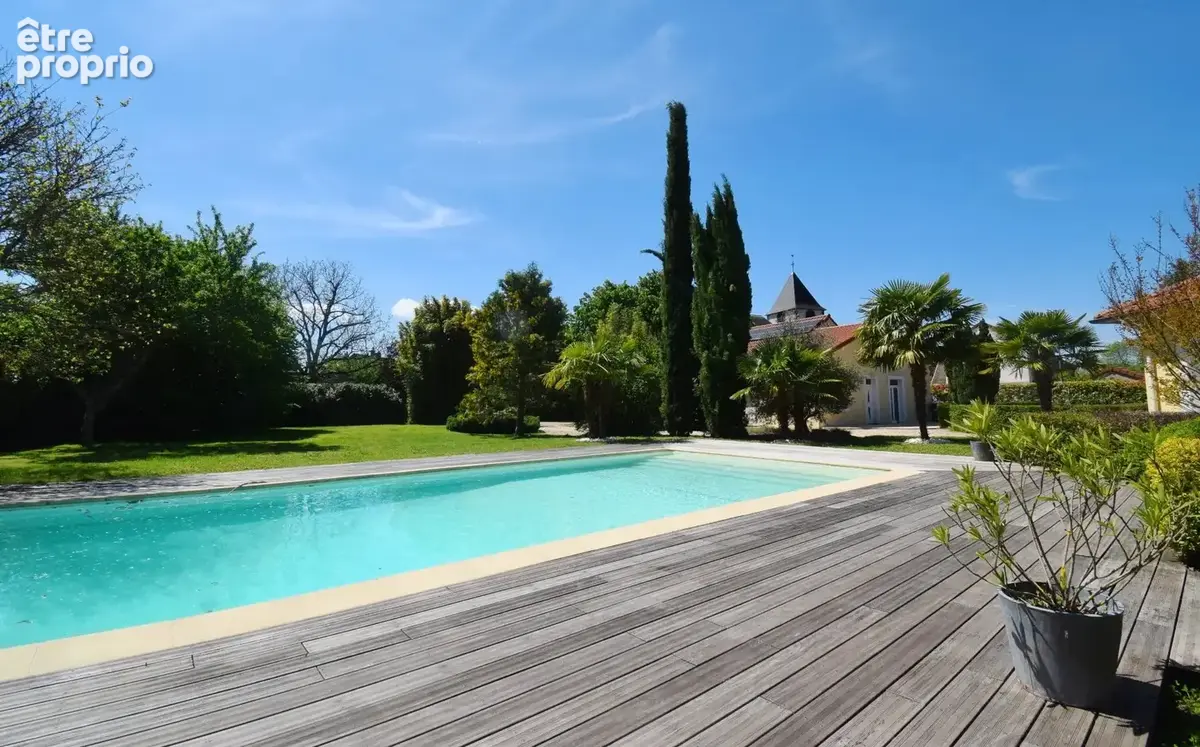 À VENDRE - Maison d'architecte avec piscine, dépendance aménagée et grange sur terrain arboré à 5 minutes de Vichy - photo 21