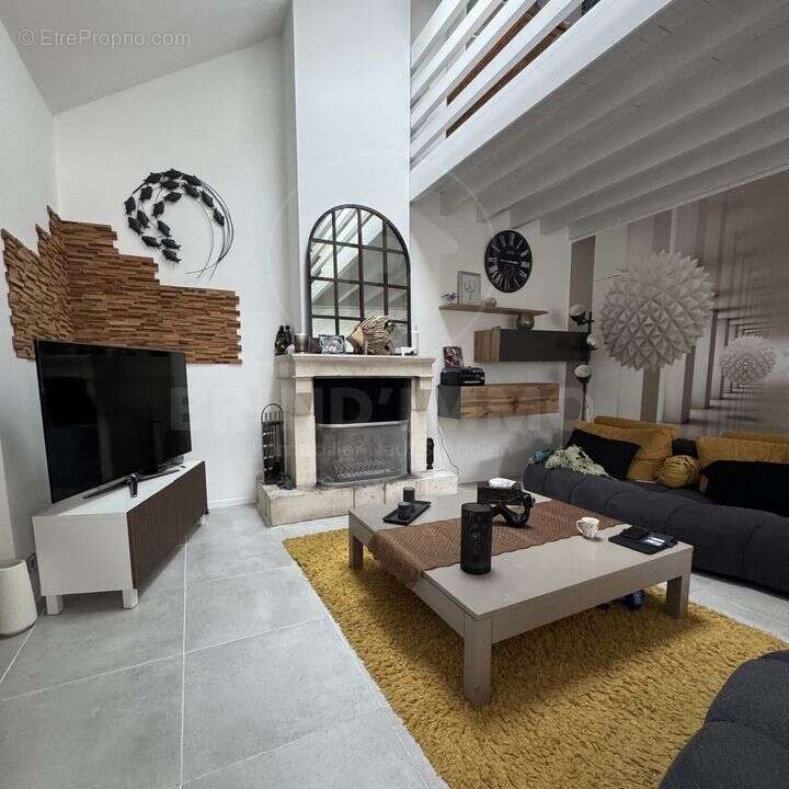 Maison à BRIERES-LES-SCELLES