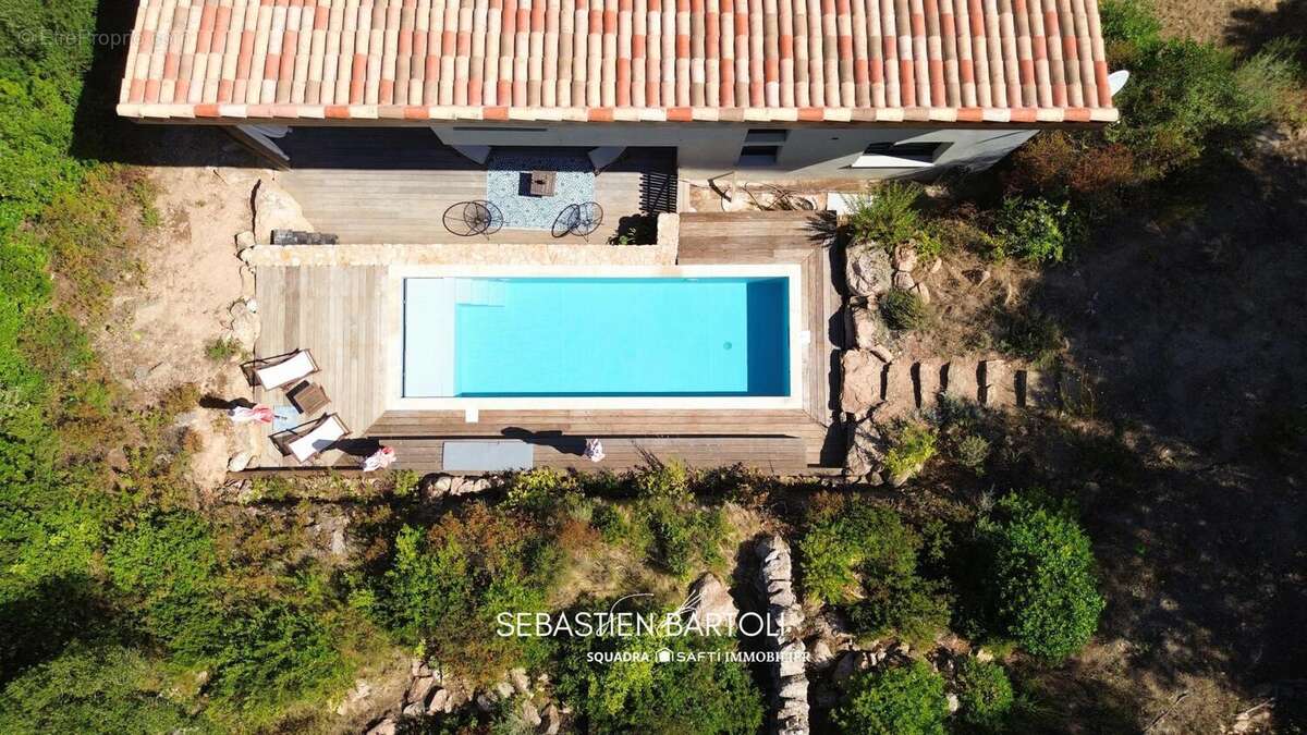 Maison 113 m² à Figari  - photo 2