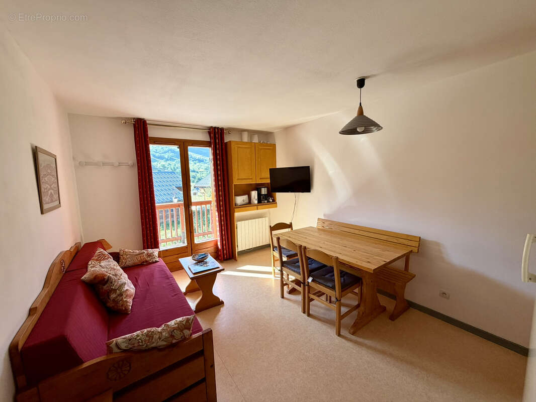 Dans une résidence au pied des pistes de ski au col du Mollard, bel appartement de 32 m2 situé au 2e étage. - photo 3