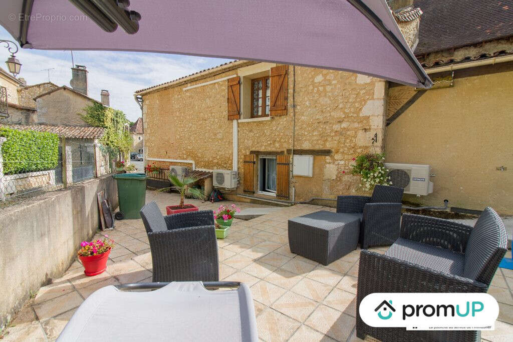 Maison à SAINT-GEORGES-DE-MONTCLARD