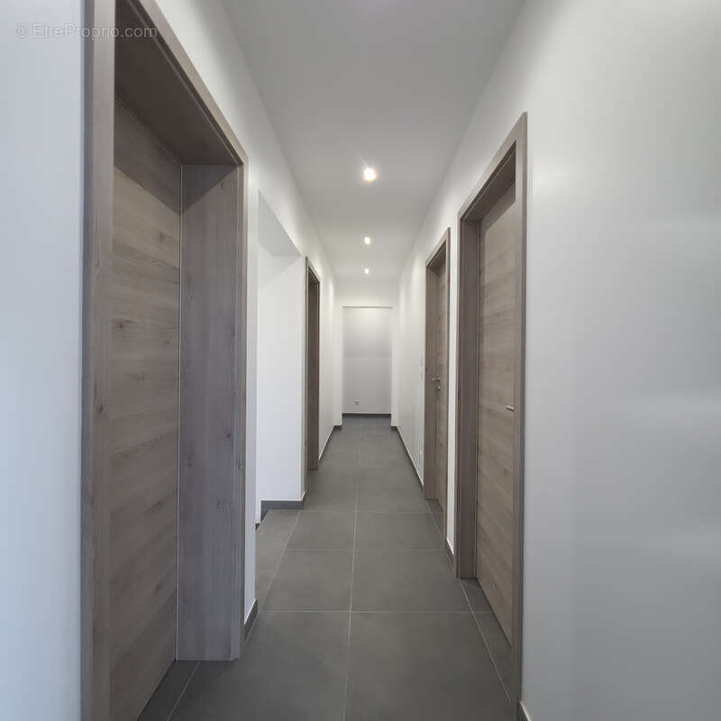 Grande maison familiale CONTEMPORAINE individuelle - photo 14