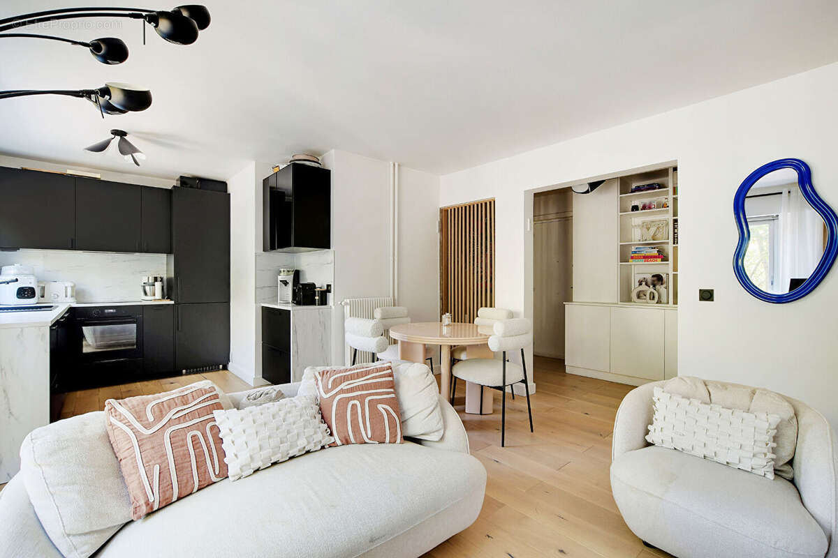 Appartement à PARIS-11E