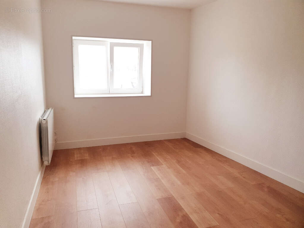 Maison familiale rénovée de 129,20 m² avec 4 chambres, dépendance et terrain de 1 553 m² ? Menetou-Salon - photo 6