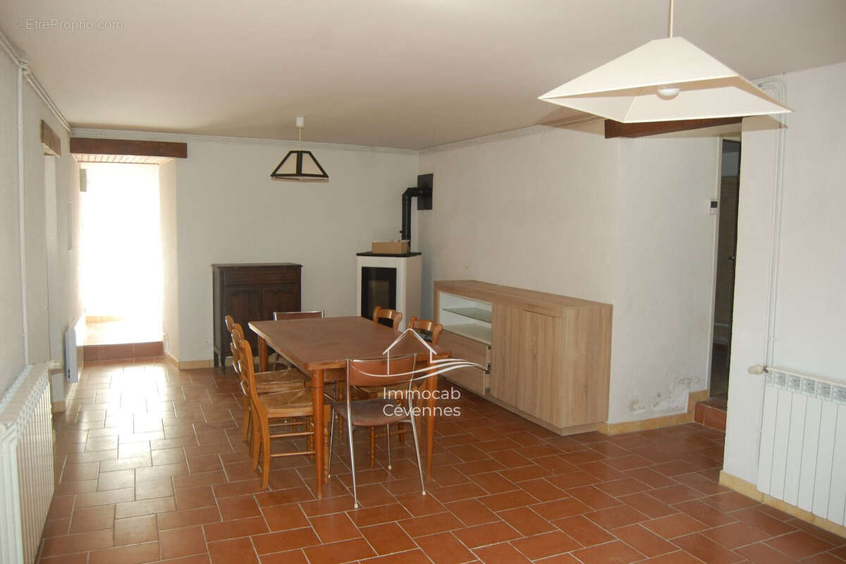 Maison à LE COLLET-DE-DEZE