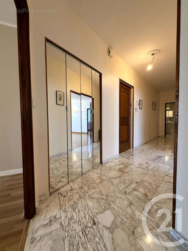 Appartement 145 m² à Saint-Quentin  - photo 3