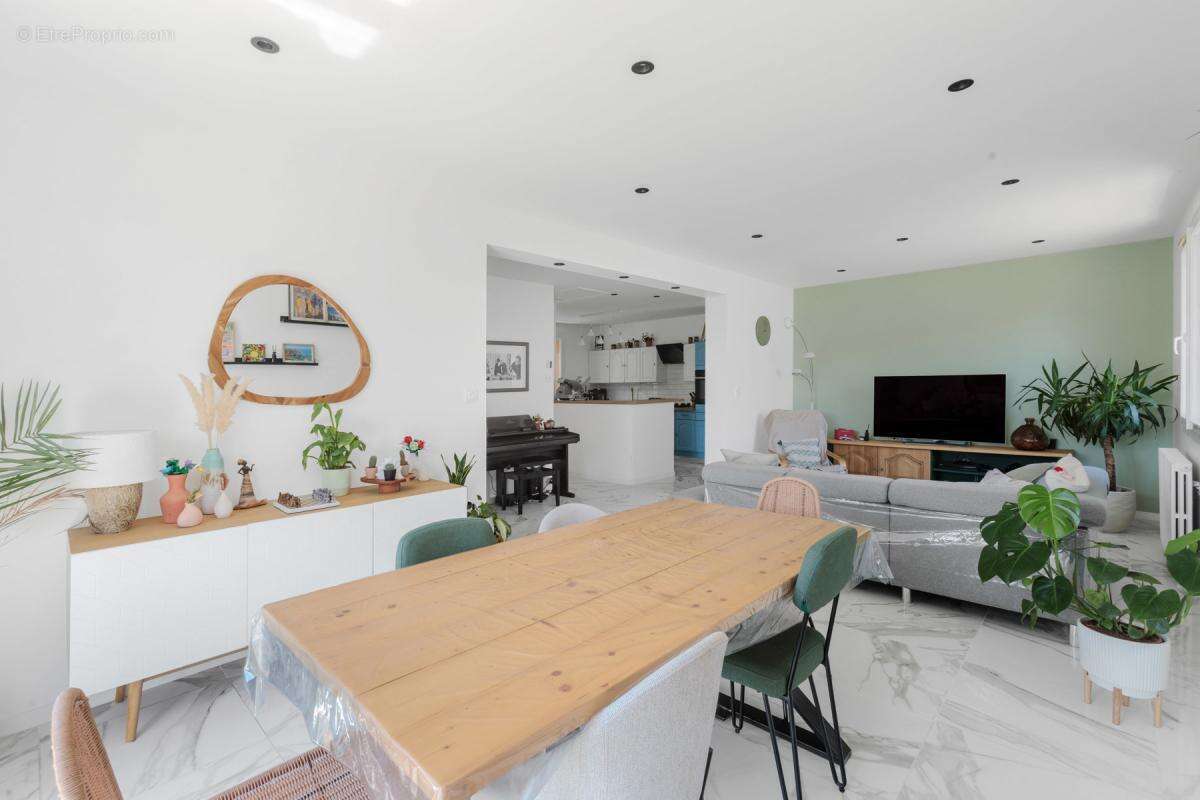 Maison Plain-Pied de 91 m² avec Terrain de 1 868 m² - photo 3