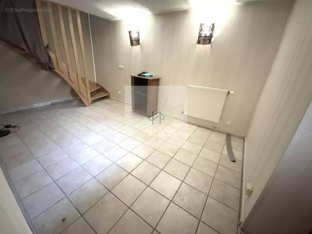Maison à ALBA-LA-ROMAINE