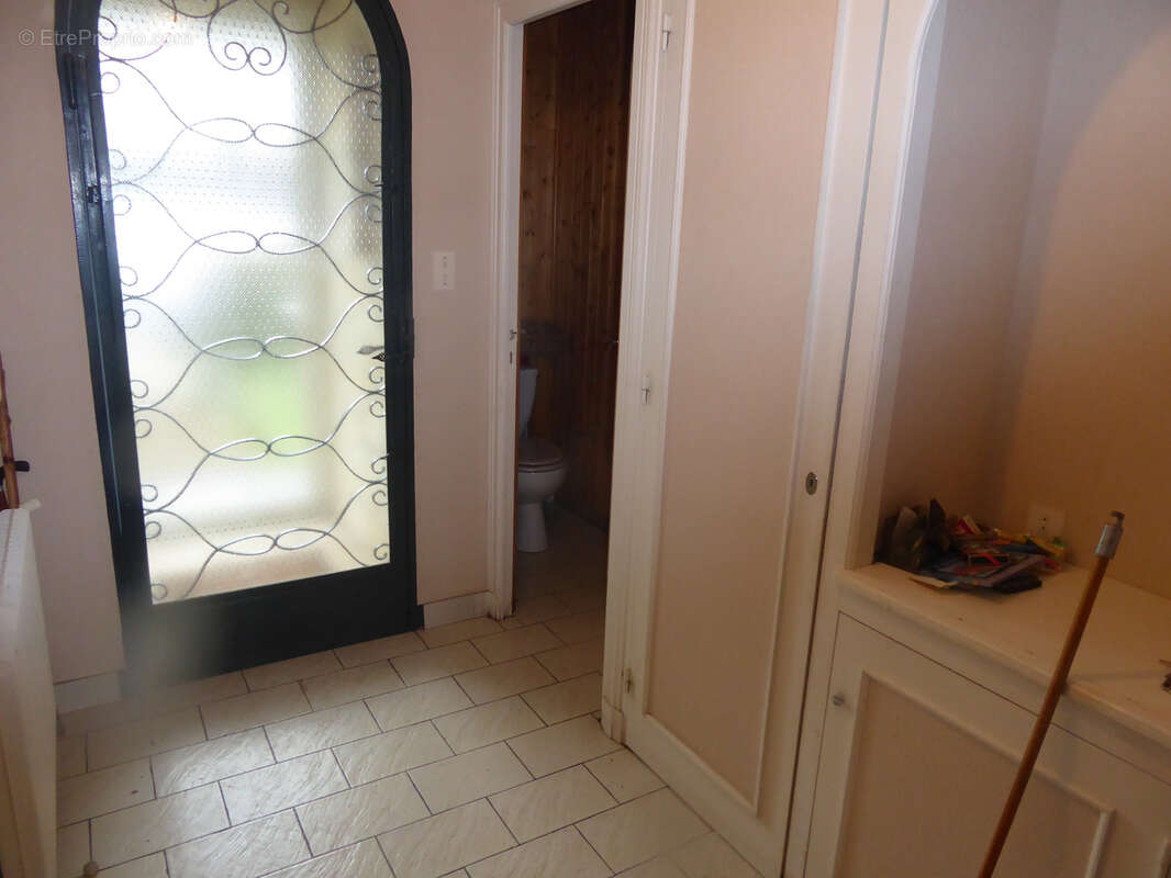 Maison à MONTMOREAU-SAINT-CYBARD