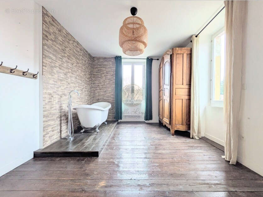 Maison à CHANTEMERLE-LES-BLES