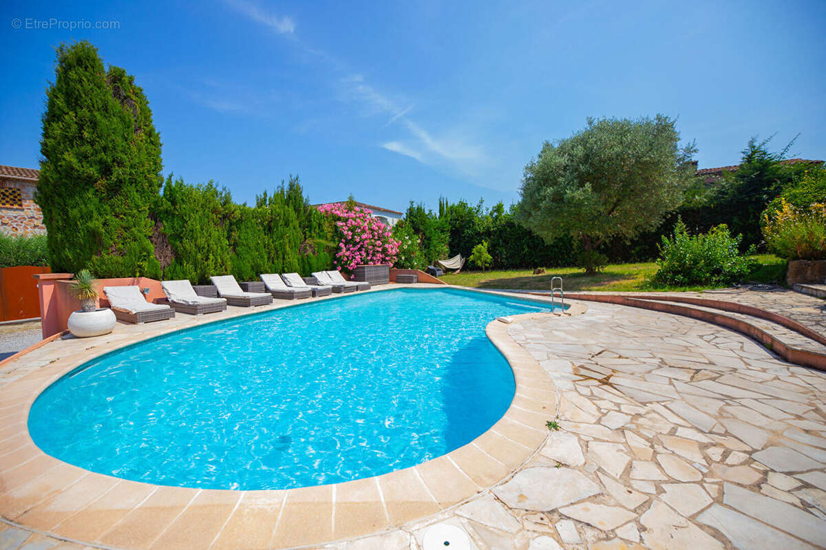 Maison à MANDELIEU-LA-NAPOULE