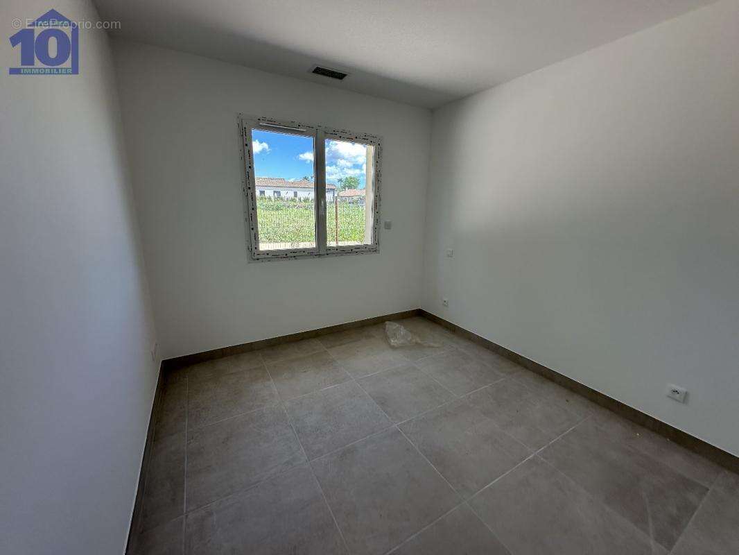 Maison à NISSAN-LEZ-ENSERUNE