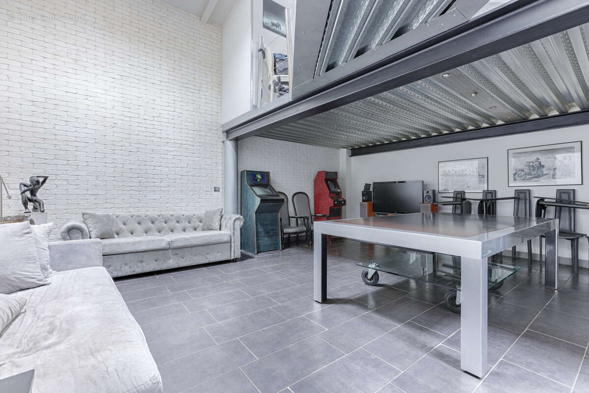 Autre à ASNIERES-SUR-SEINE