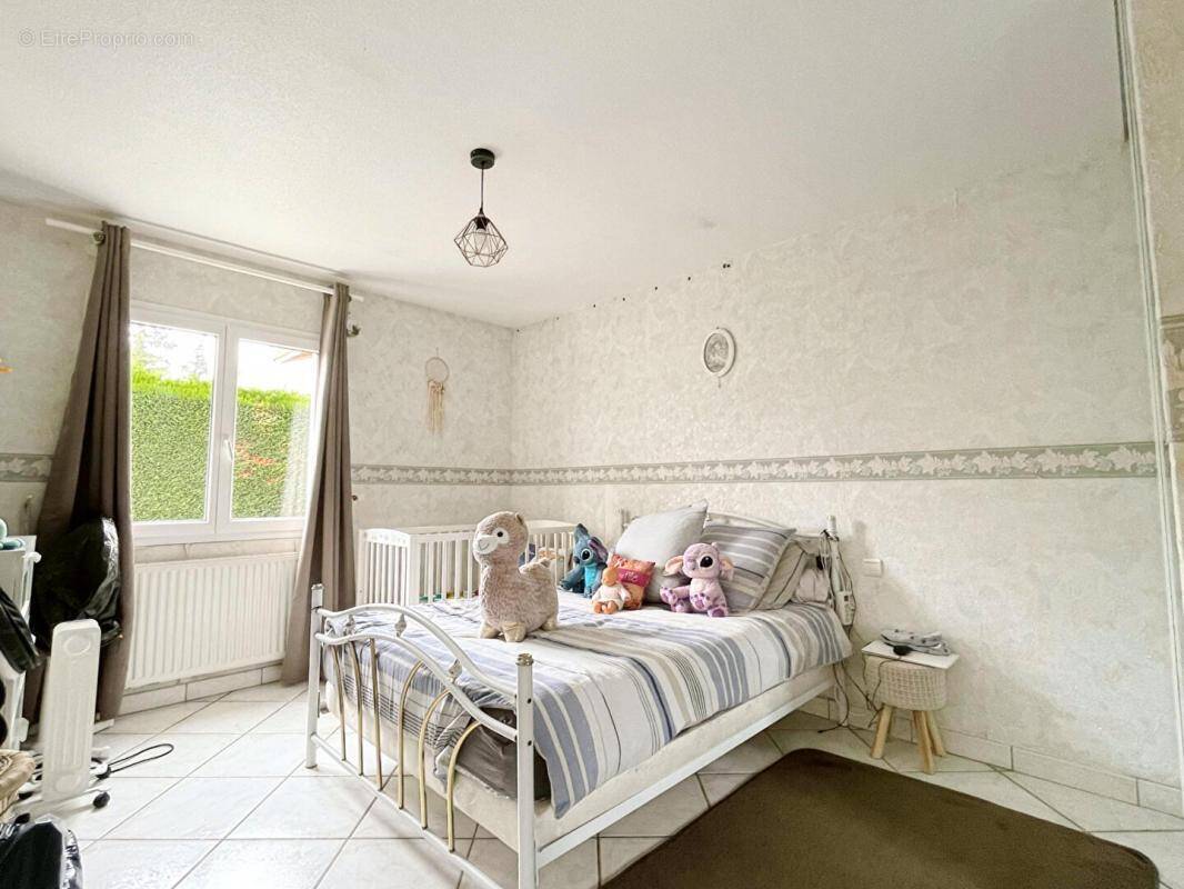 Maison à SAINTE-AGATHE-LA-BOUTERESSE