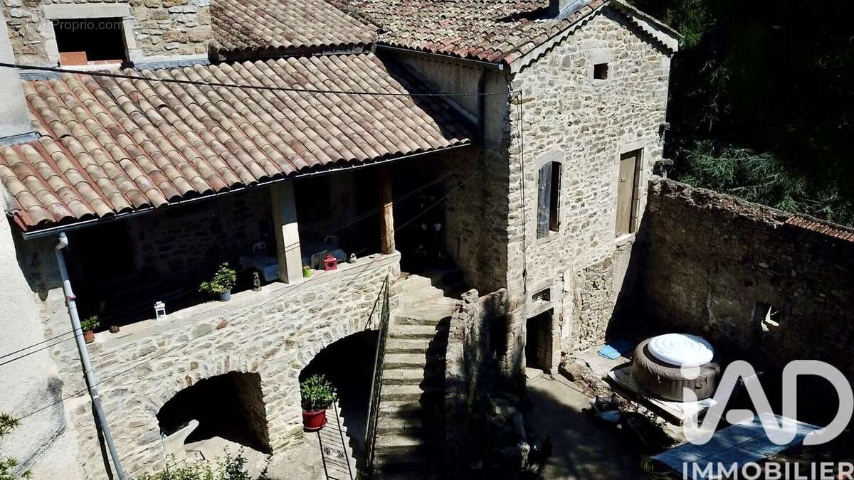 Photo 3 - Maison à SAINT-ETIENNE-DE-FONTBELLON