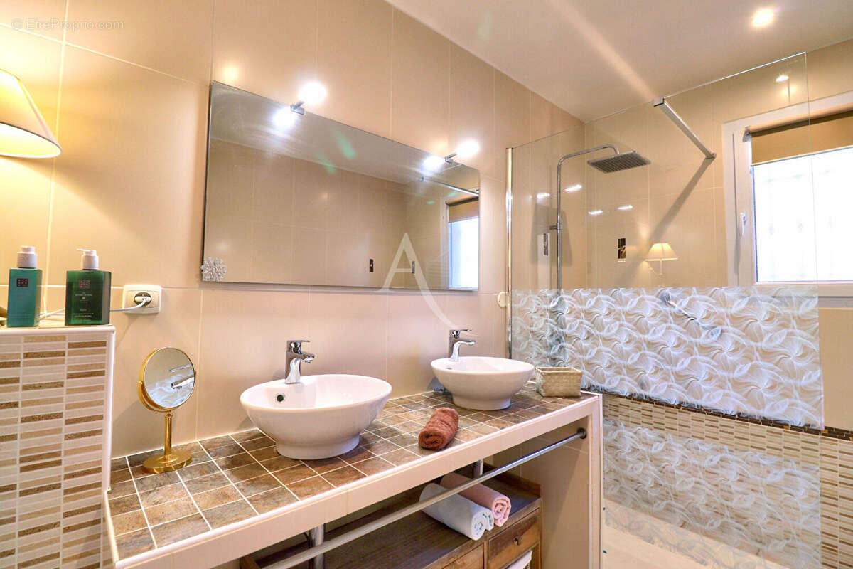 Villa t4 lumineuse au calme avec jardin de 1300m2 piscine et atelier - photo 16
